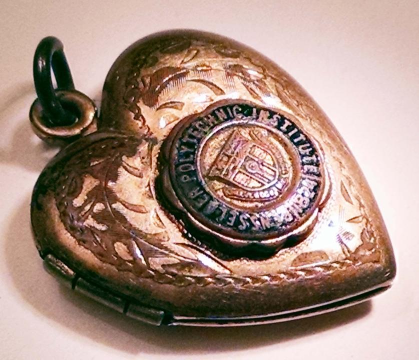 Locket with RPI seal on the front (.75″ x 1″).